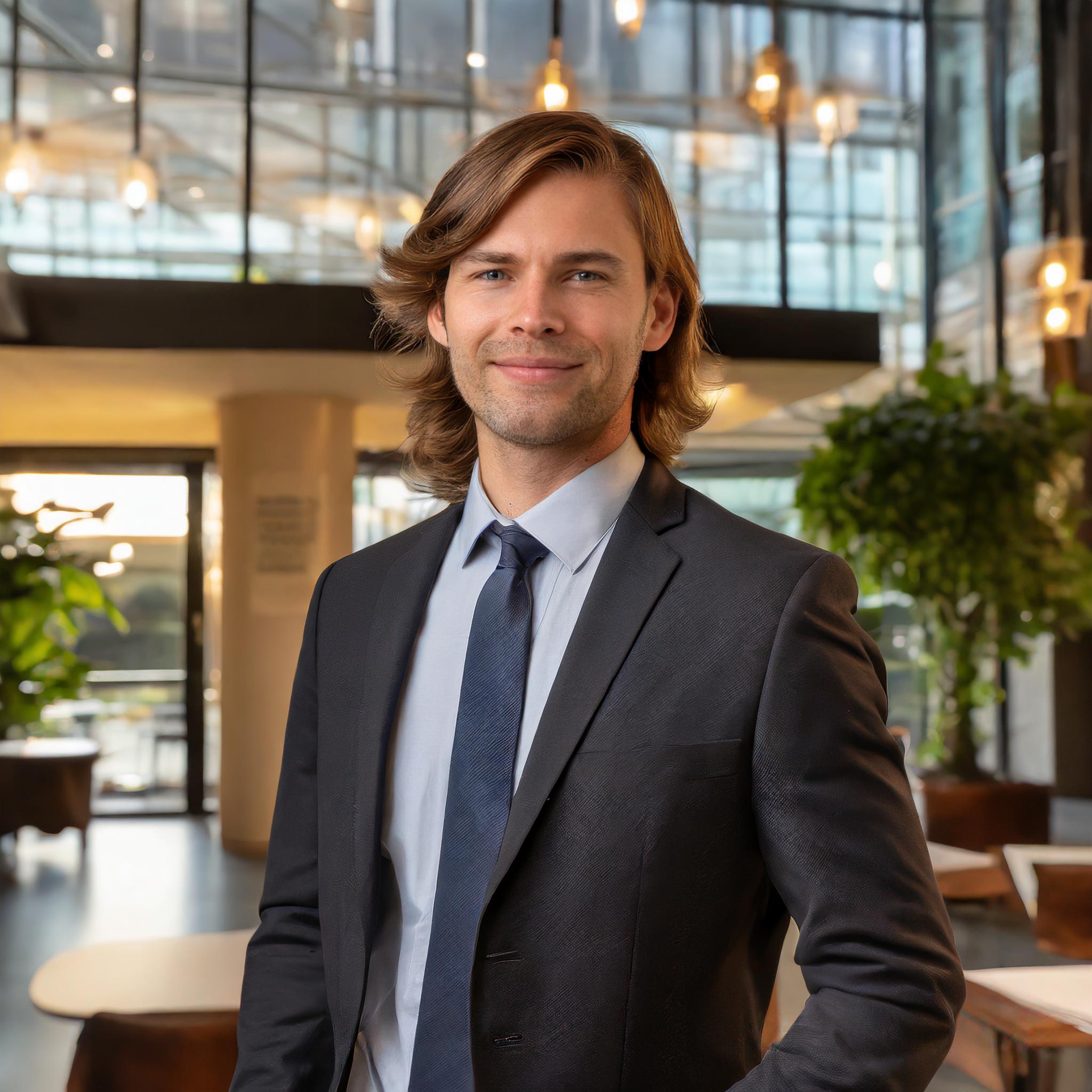 Porträt eines professionellen Mannes mittleren Alters im Anzug